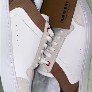 Burberry men sneakers